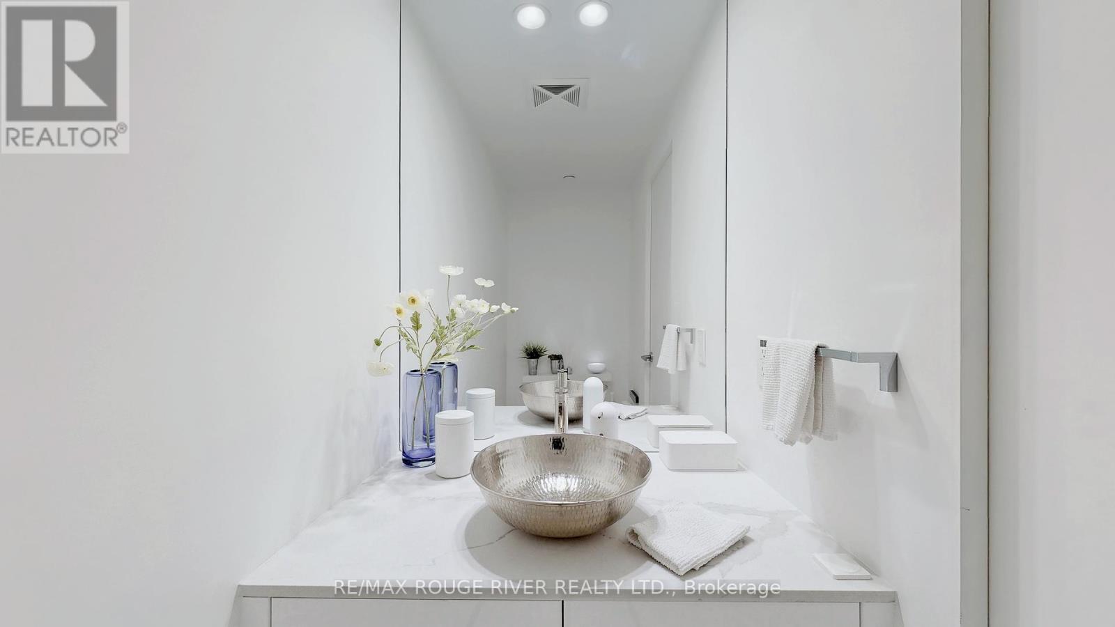 702 - 701 Sheppard Avenue W, Toronto, Ontario  M3H 0B2 - Photo 20 - C12423937