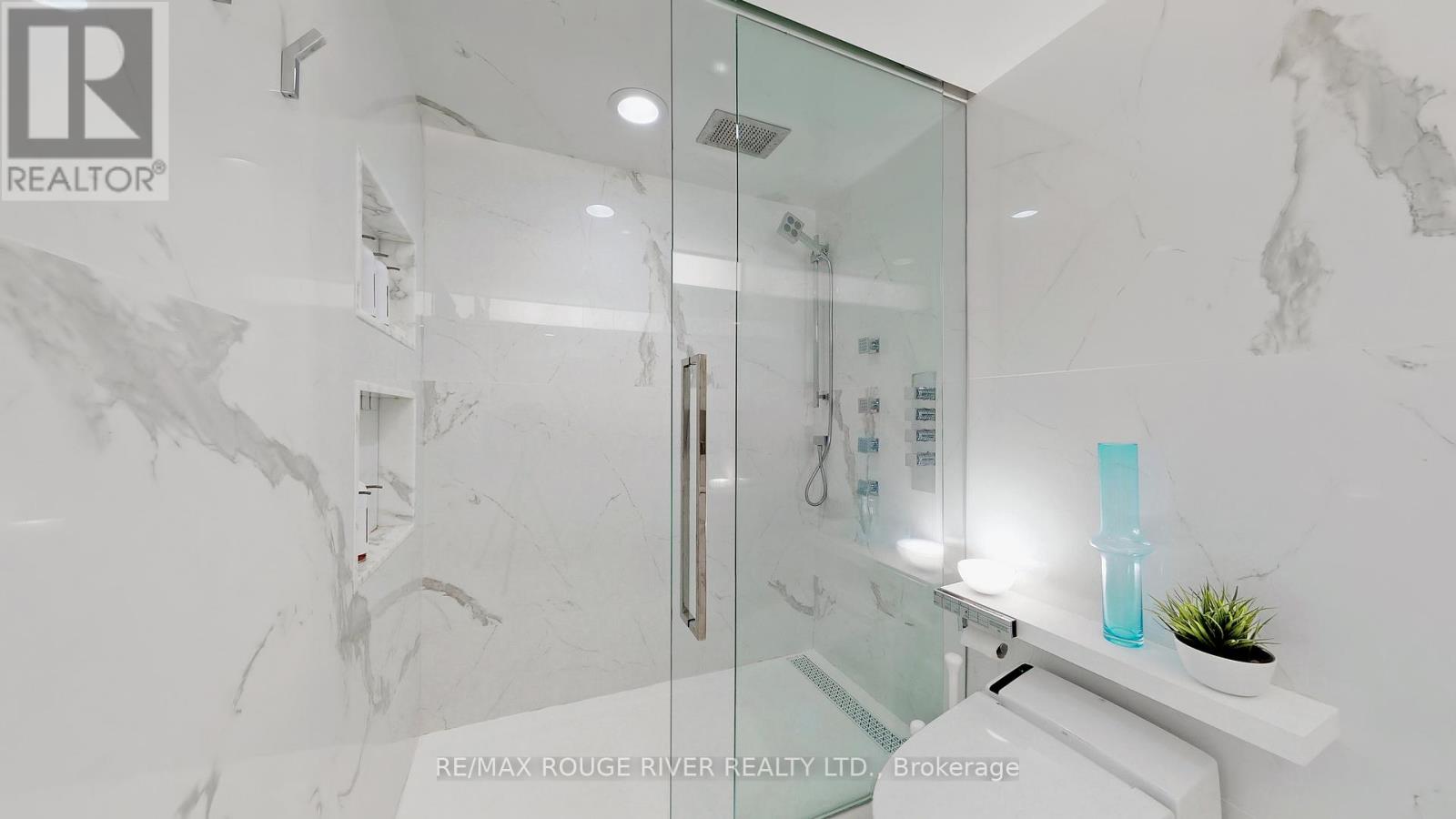 702 - 701 Sheppard Avenue W, Toronto, Ontario  M3H 0B2 - Photo 32 - C12423937