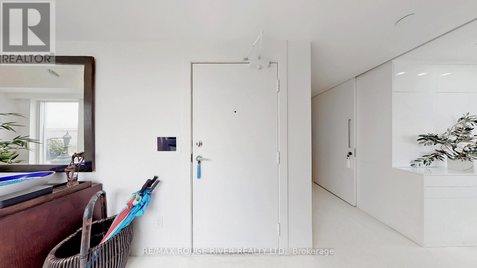 702 - 701 Sheppard Avenue W, Toronto, Ontario  M3H 0B2 - Photo 5 - C12423937