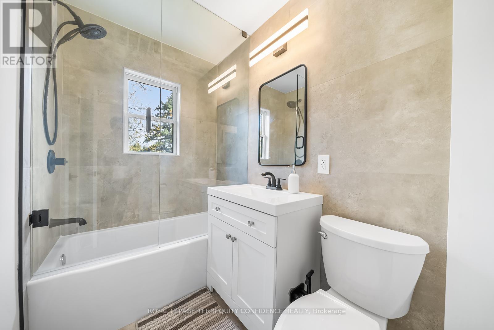 203 Churchill Avenue, Toronto (Willowdale West), Ontario  M2R 1E2 - Photo 18 - C12424033
