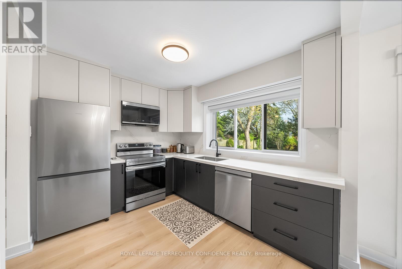 203 Churchill Avenue, Toronto (Willowdale West), Ontario  M2R 1E2 - Photo 6 - C12424033