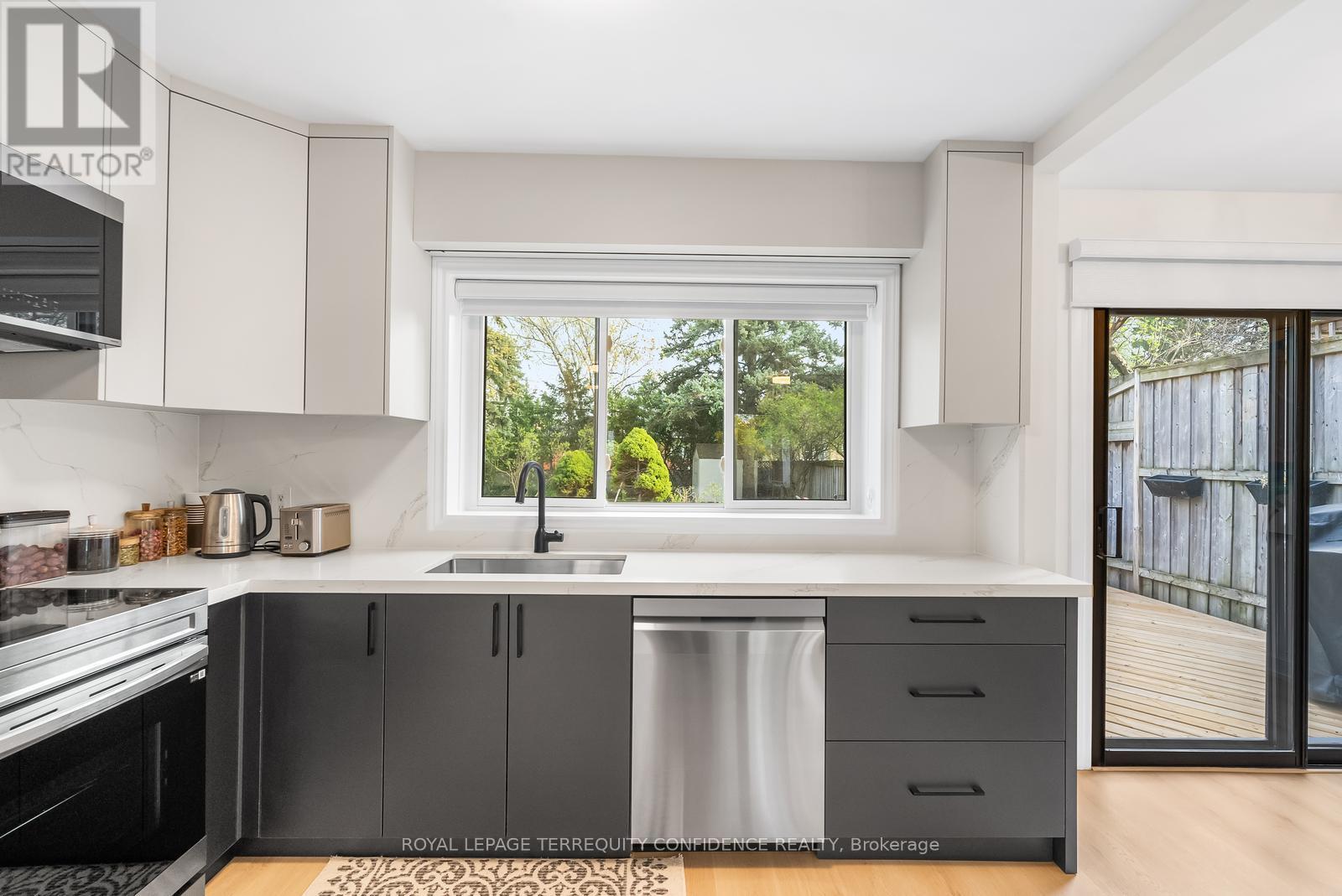 203 Churchill Avenue, Toronto (Willowdale West), Ontario  M2R 1E2 - Photo 7 - C12424033