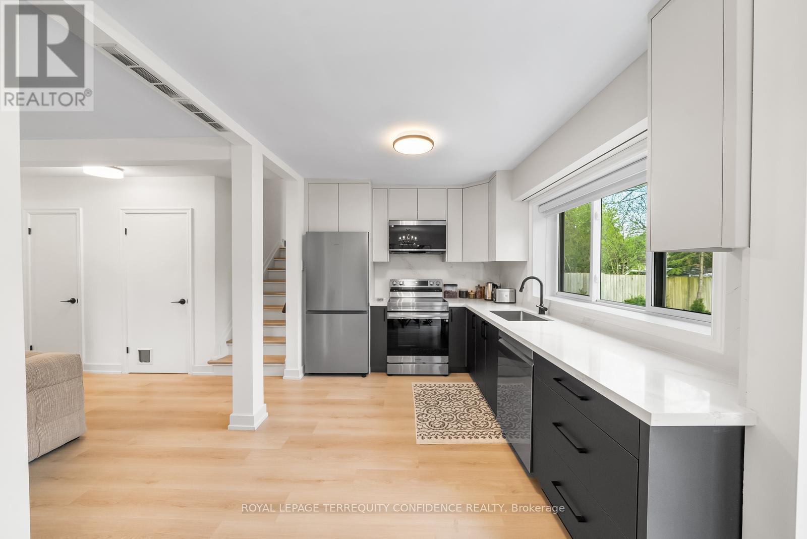 203 Churchill Avenue, Toronto (Willowdale West), Ontario  M2R 1E2 - Photo 8 - C12424033
