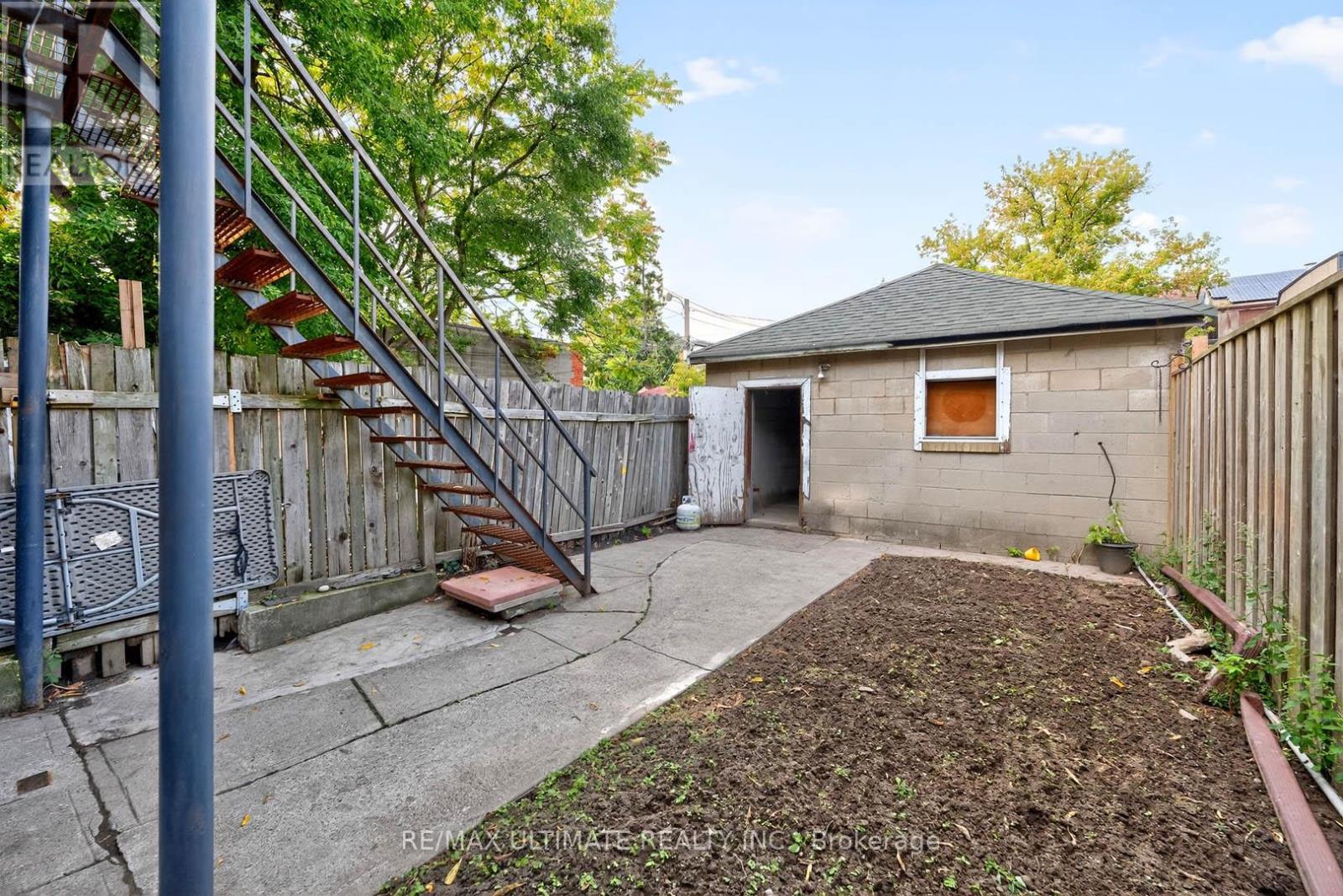 1696 Danforth Avenue, Toronto (Danforth), Ontario  M4C 1H8 - Photo 22 - E12423956