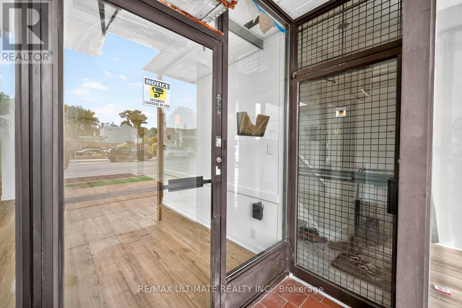 1696 Danforth Avenue, Toronto (Danforth), Ontario  M4C 1H8 - Photo 3 - E12423956