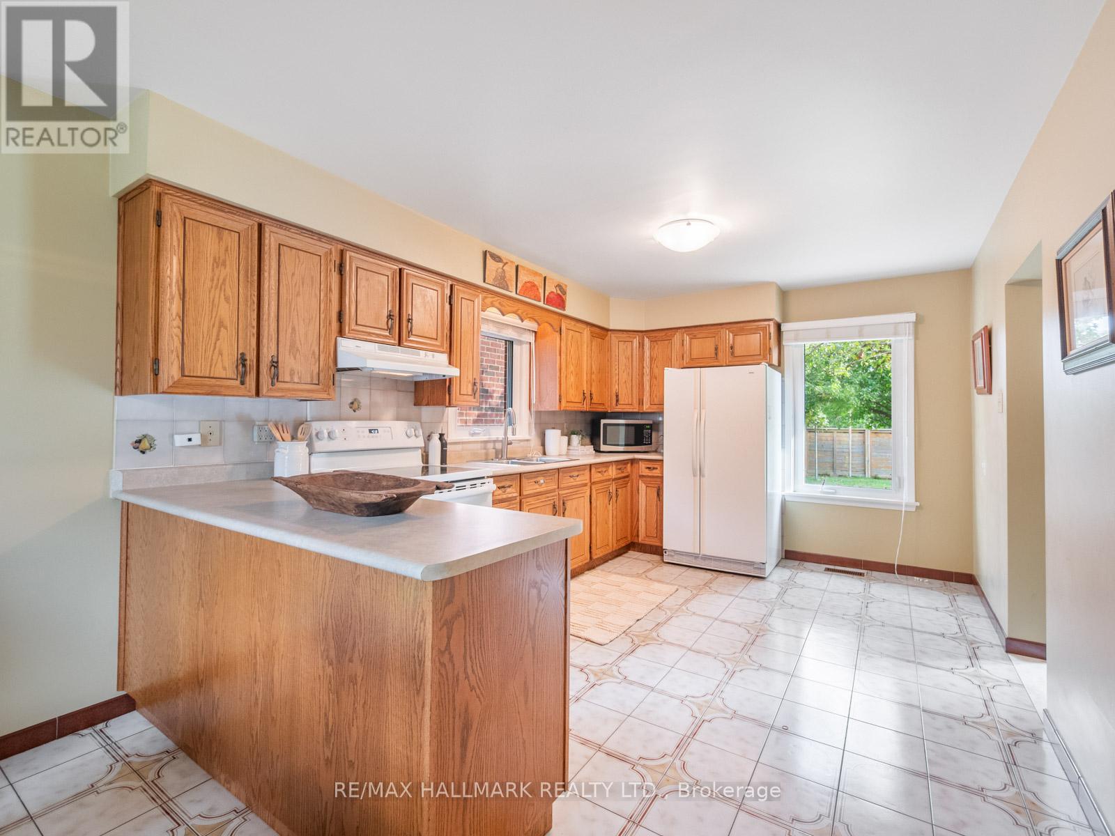 139 Floyd Avenue, Toronto, Ontario  M4K 2B6 - Photo 12 - E12424071