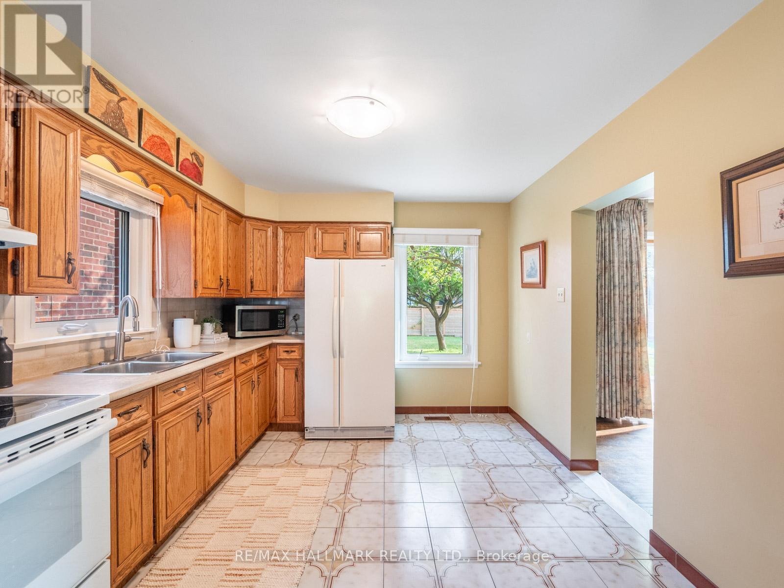 139 Floyd Avenue, Toronto, Ontario  M4K 2B6 - Photo 14 - E12424071