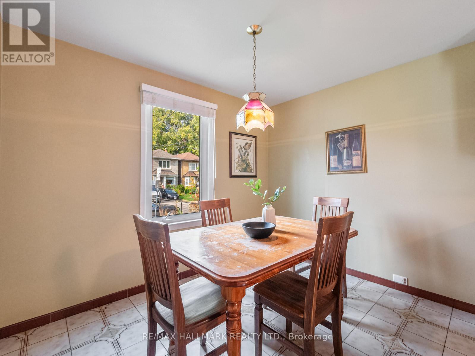 139 Floyd Avenue, Toronto, Ontario  M4K 2B6 - Photo 15 - E12424071
