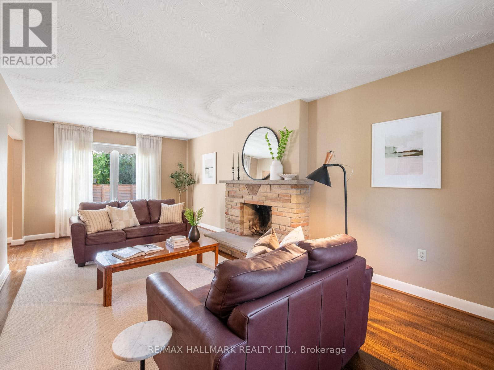 139 Floyd Avenue, Toronto, Ontario  M4K 2B6 - Photo 3 - E12424071