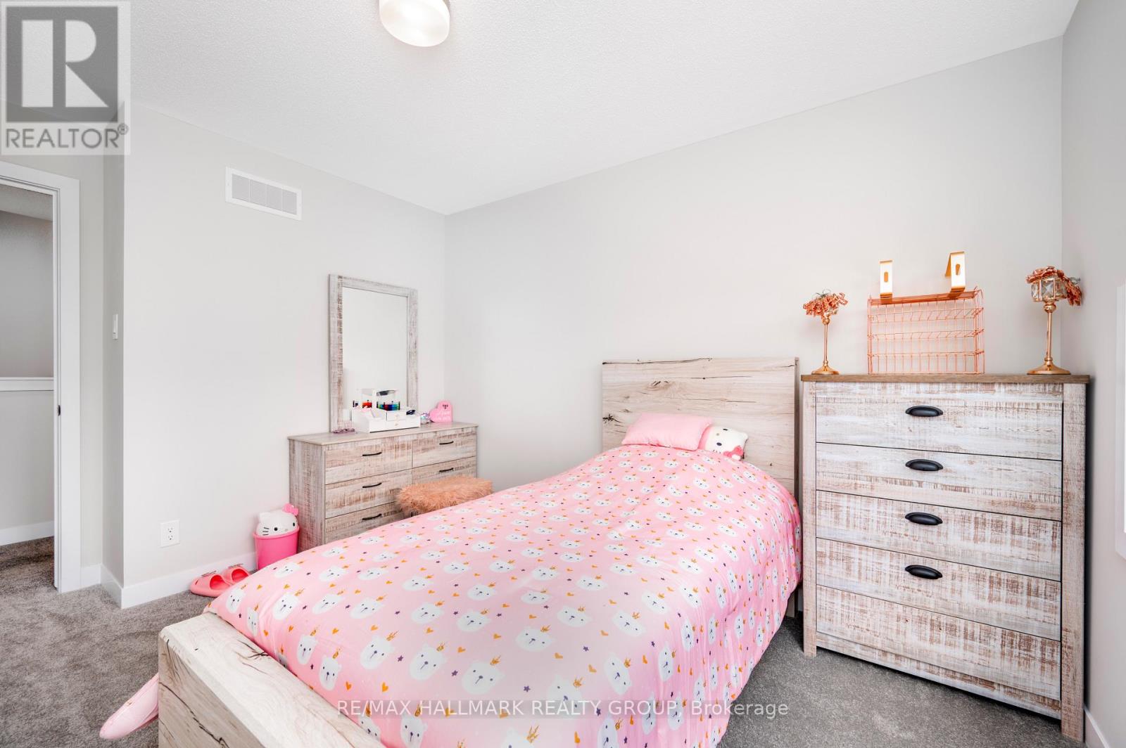 351 Falsetto Street, Ottawa, Ontario  K1W 0S6 - Photo 18 - X12423997