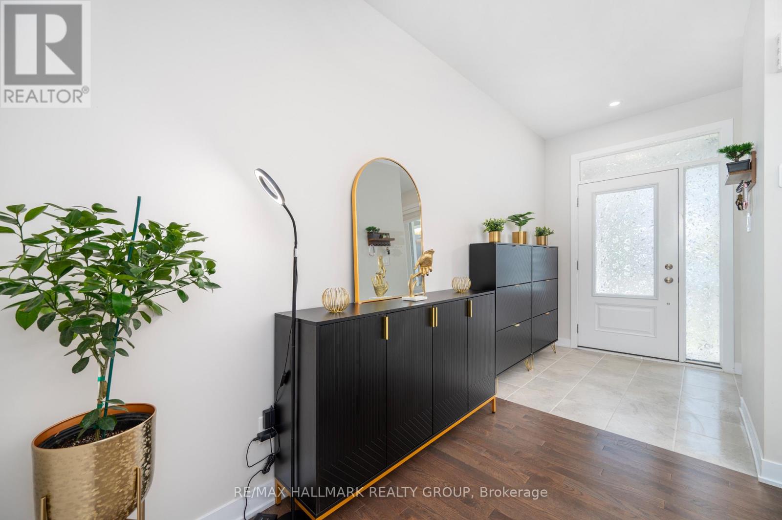 351 Falsetto Street, Ottawa, Ontario  K1W 0S6 - Photo 3 - X12423997
