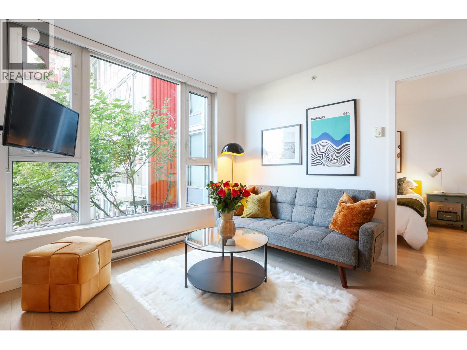 305 933 E HASTINGS STREET, Vancouver, British Columbia