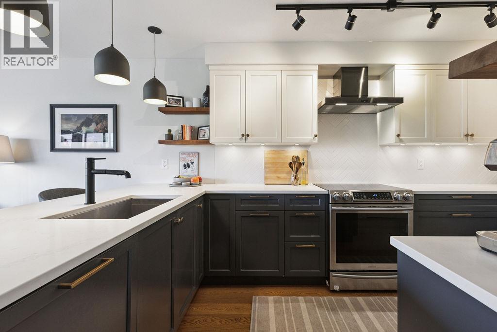 215 3250 W BROADWAY STREET, Vancouver, British Columbia