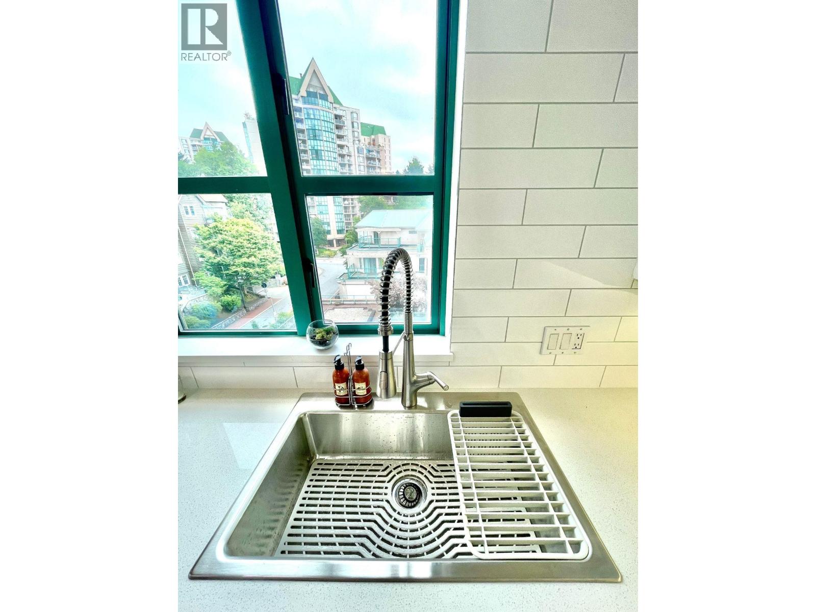 506 3071 Glen Drive, Coquitlam, British Columbia  V3B 2P8 - Photo 10 - R3051752