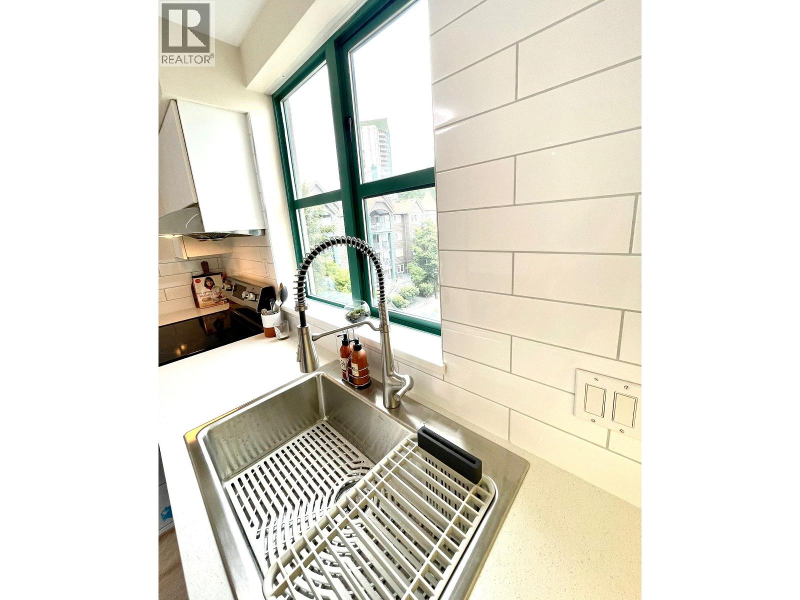 506 3071 Glen Drive, Coquitlam, British Columbia  V3B 2P8 - Photo 11 - R3051752