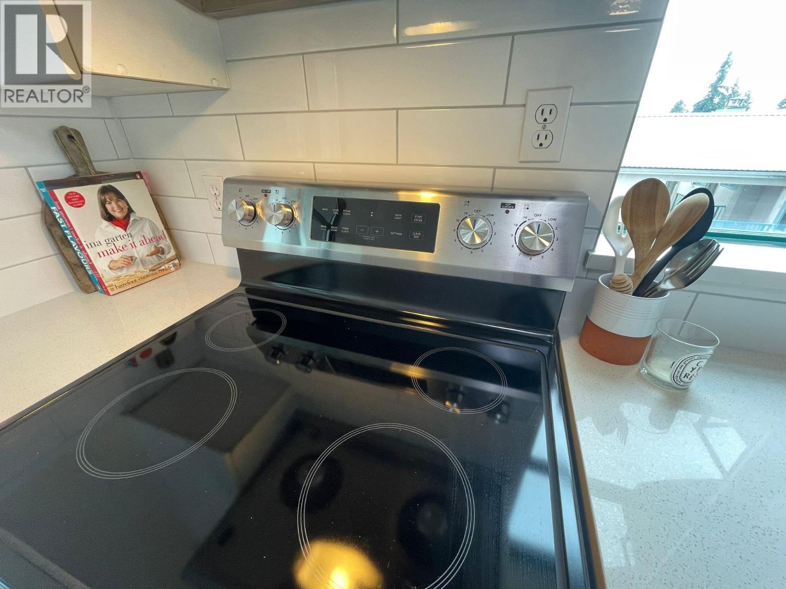 506 3071 Glen Drive, Coquitlam, British Columbia  V3B 2P8 - Photo 9 - R3051752