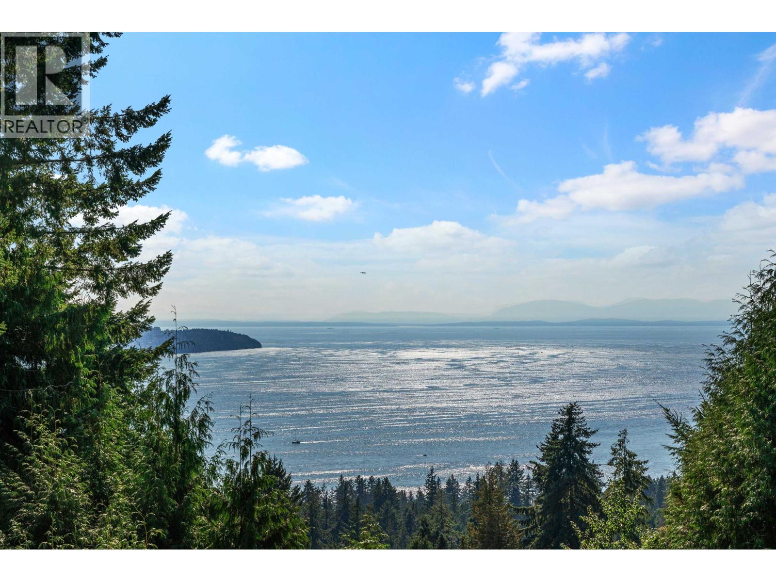 2235 Chairlift Road, West Vancouver, British Columbia  V7S 2T4 - Photo 2 - R3051735