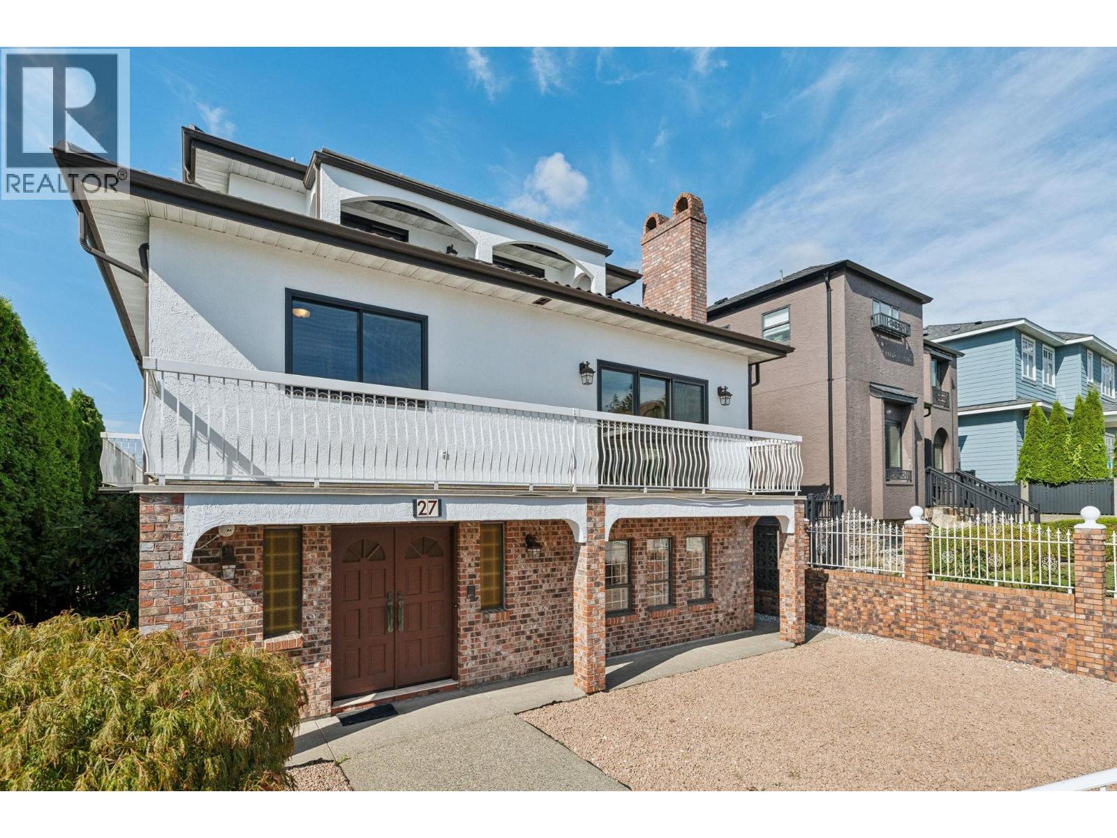 27 Grosvenor Avenue, Burnaby, British Columbia  V5B 3N7 - Photo 3 - R3051747