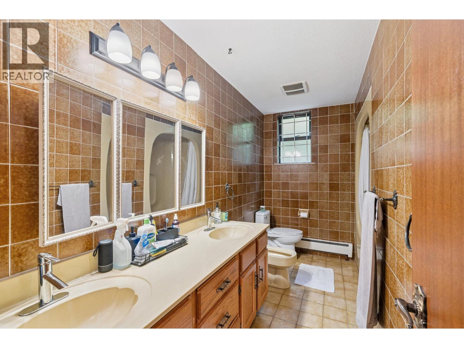 27 Grosvenor Avenue, Burnaby, British Columbia  V5B 3N7 - Photo 31 - R3051747
