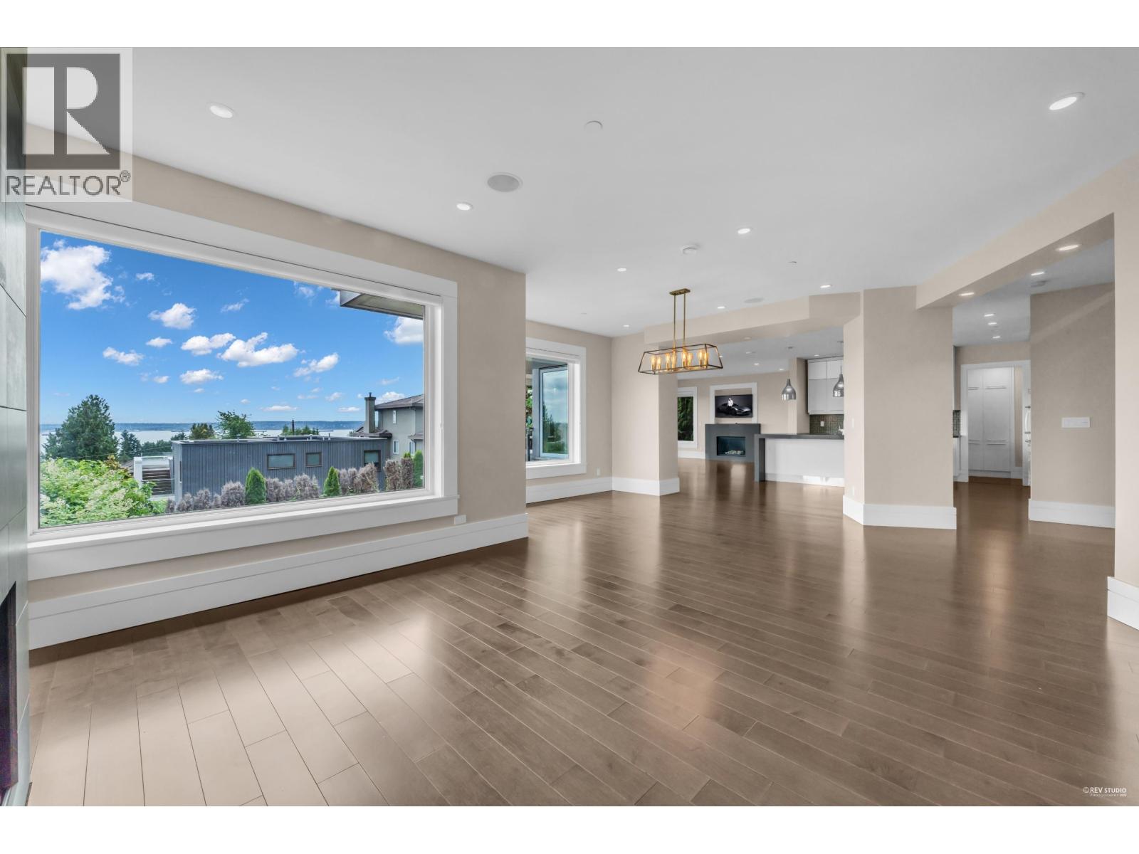 2548 Mathers Avenue, West Vancouver, British Columbia  V7V 2J1 - Photo 4 - R3051767