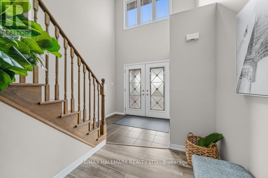 1278 Leslie Drive, Innisfil, Ontario  L9S 0L2 - Photo 2 - N12423946