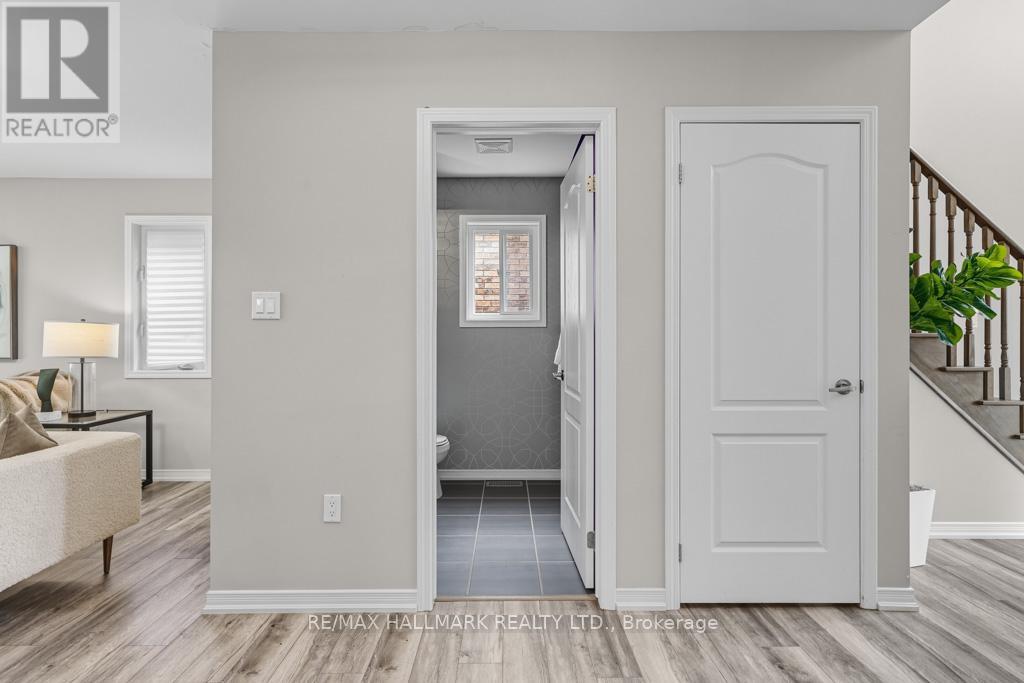 1278 Leslie Drive, Innisfil, Ontario  L9S 0L2 - Photo 23 - N12423946