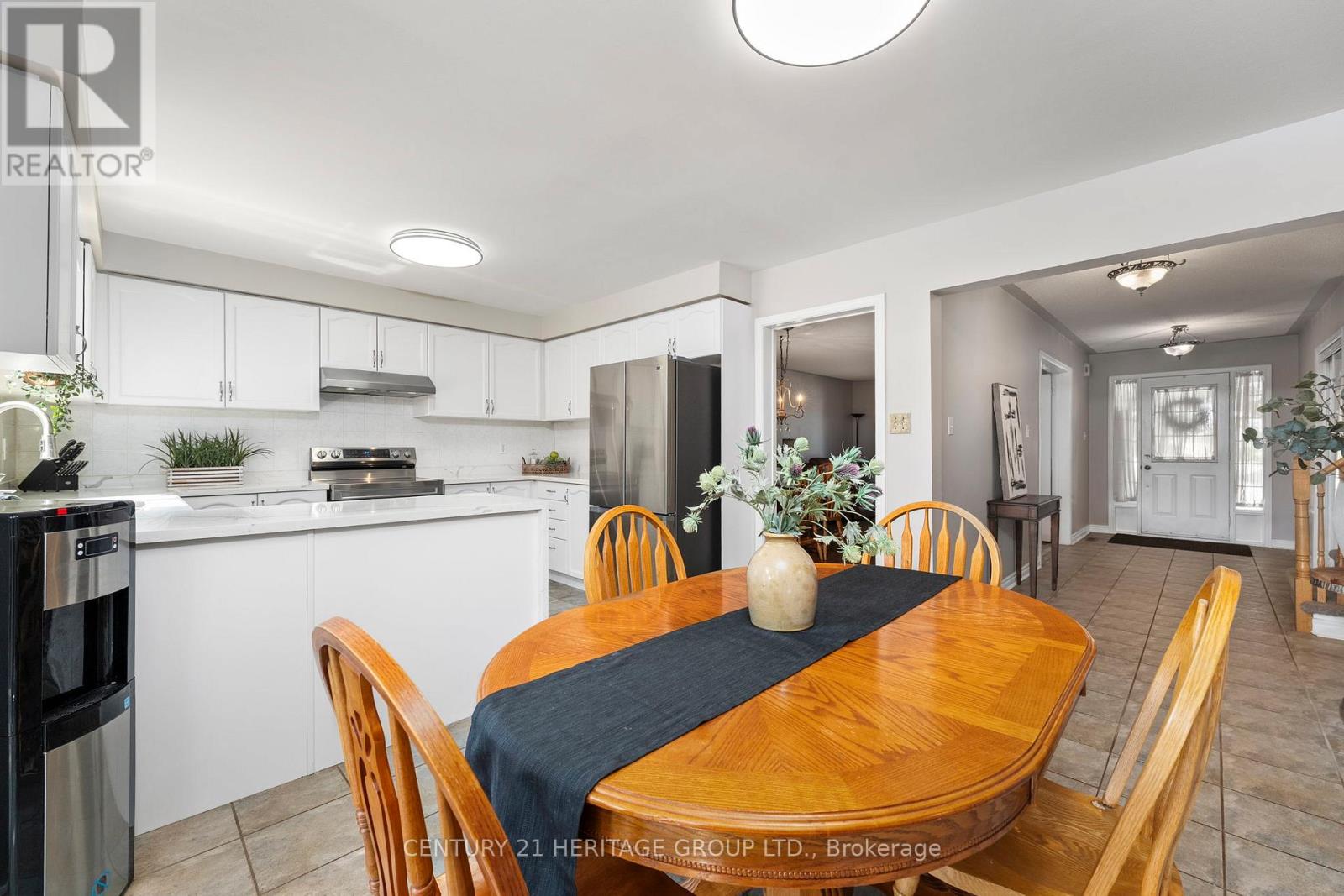 214 Melbourne Drive, Bradford West Gwillimbury, Ontario  L3Z 2Y8 - Photo 13 - N12423951