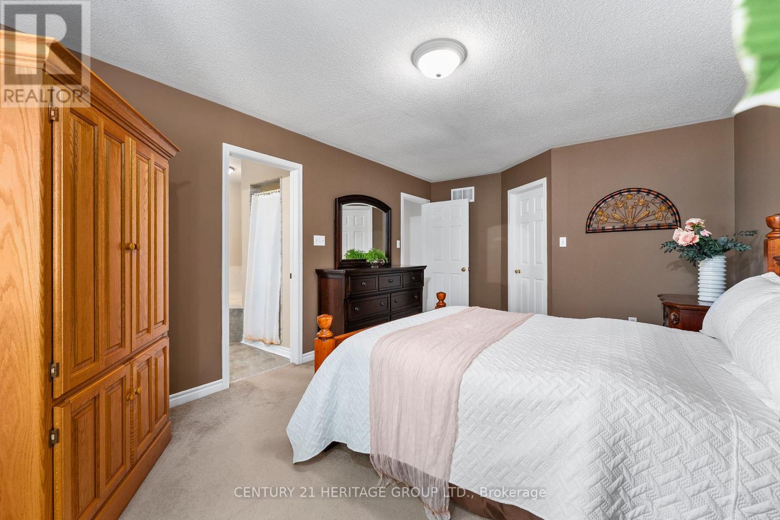 214 Melbourne Drive, Bradford West Gwillimbury, Ontario  L3Z 2Y8 - Photo 23 - N12423951