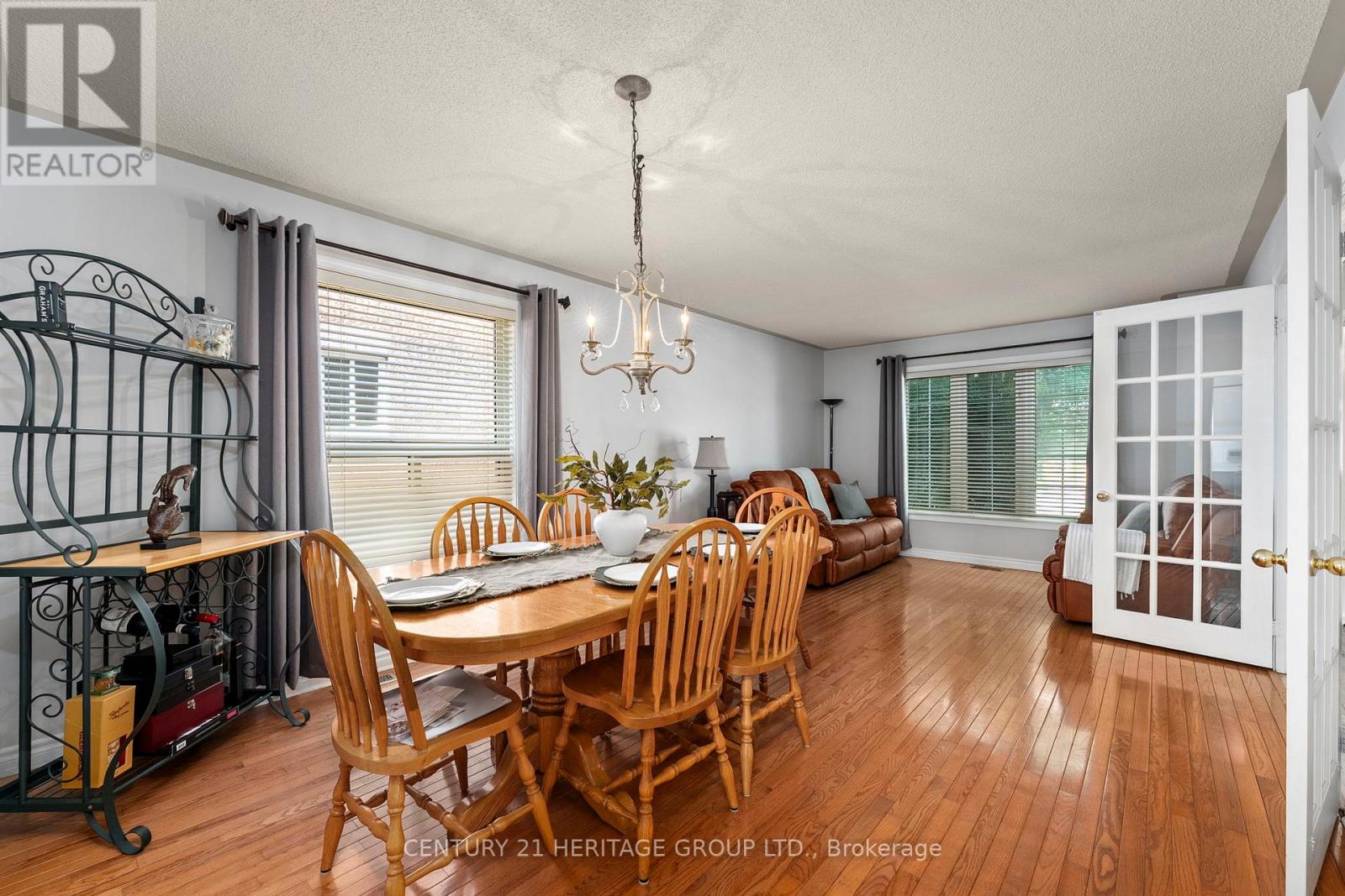 214 Melbourne Drive, Bradford West Gwillimbury, Ontario  L3Z 2Y8 - Photo 7 - N12423951