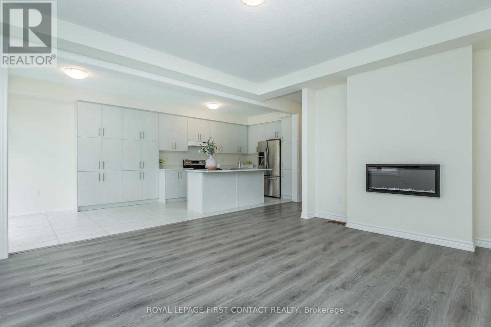 86 Kenneth Rogers Crescent, East Gwillimbury, Ontario  L9N 1S5 - Photo 11 - N12424043