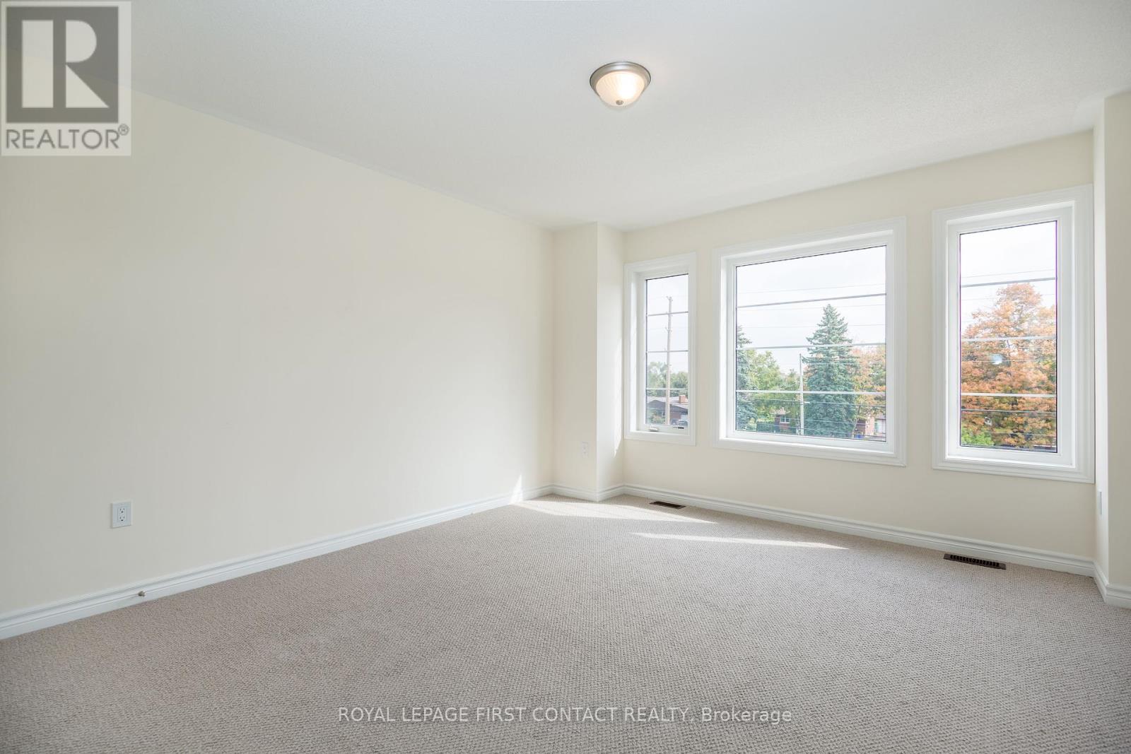 86 Kenneth Rogers Crescent, East Gwillimbury, Ontario  L9N 1S5 - Photo 18 - N12424043