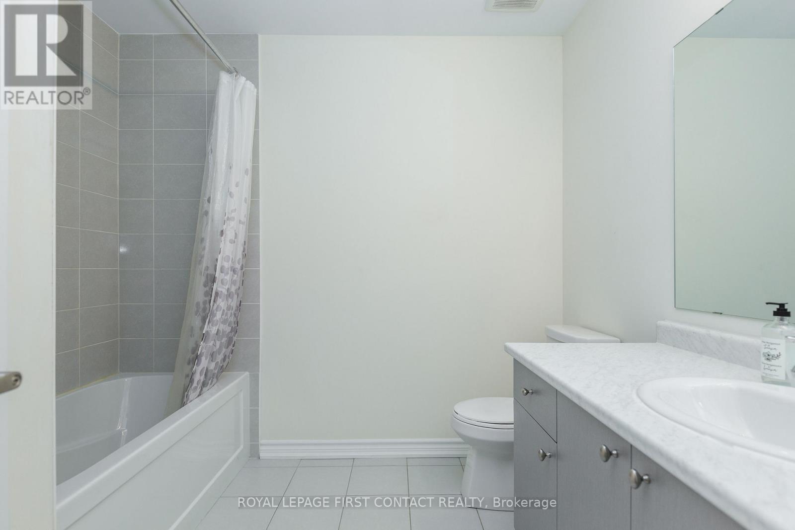 86 Kenneth Rogers Crescent, East Gwillimbury, Ontario  L9N 1S5 - Photo 24 - N12424043