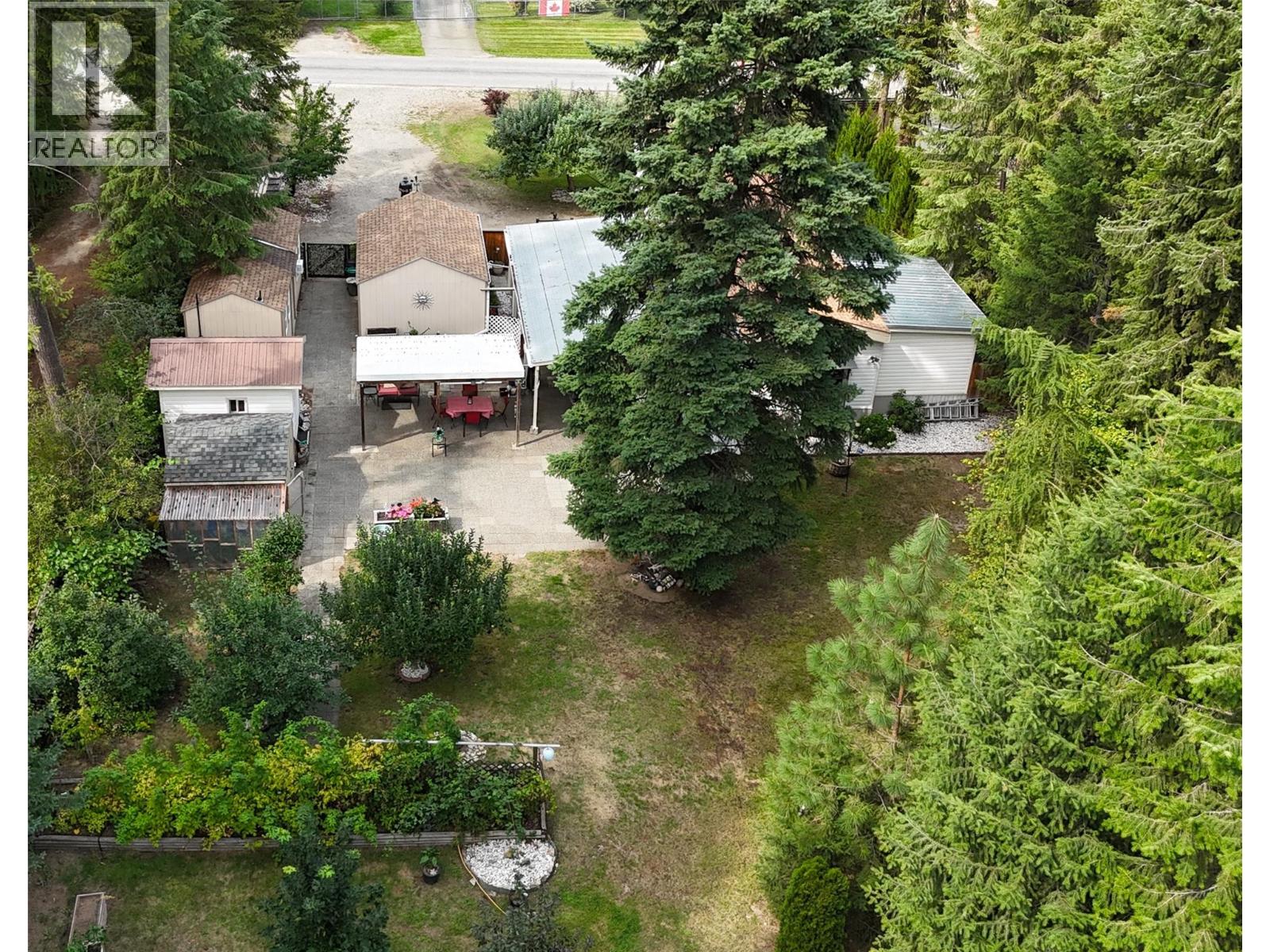 1558 Thompson Road, Christina Lake, British Columbia  V0H 1E0 - Photo 2 - 10360621