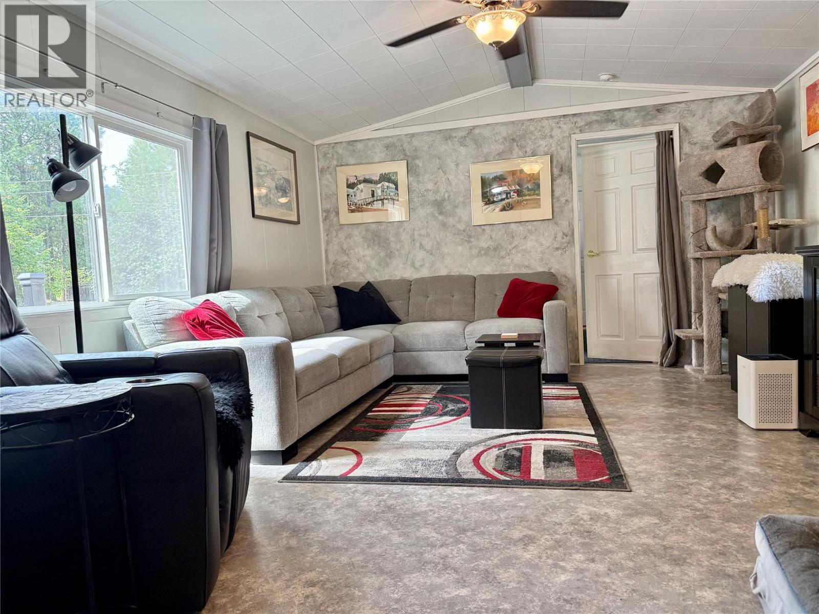 1558 Thompson Road, Christina Lake, British Columbia  V0H 1E0 - Photo 15 - 10360621