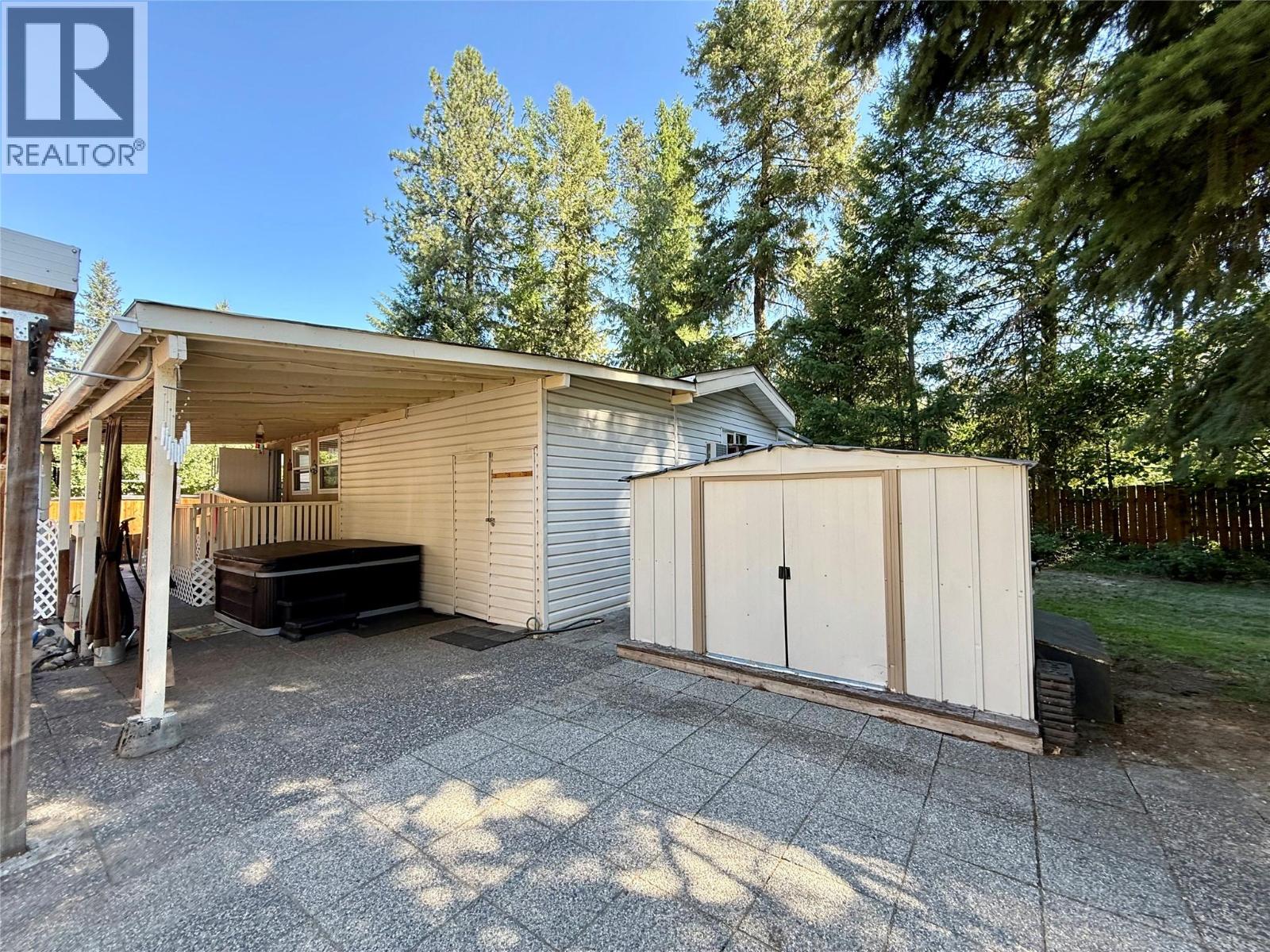 1558 Thompson Road, Christina Lake, British Columbia  V0H 1E0 - Photo 37 - 10360621