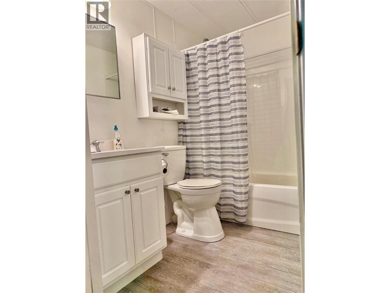 1558 Thompson Road, Christina Lake, British Columbia  V0H 1E0 - Photo 27 - 10360621