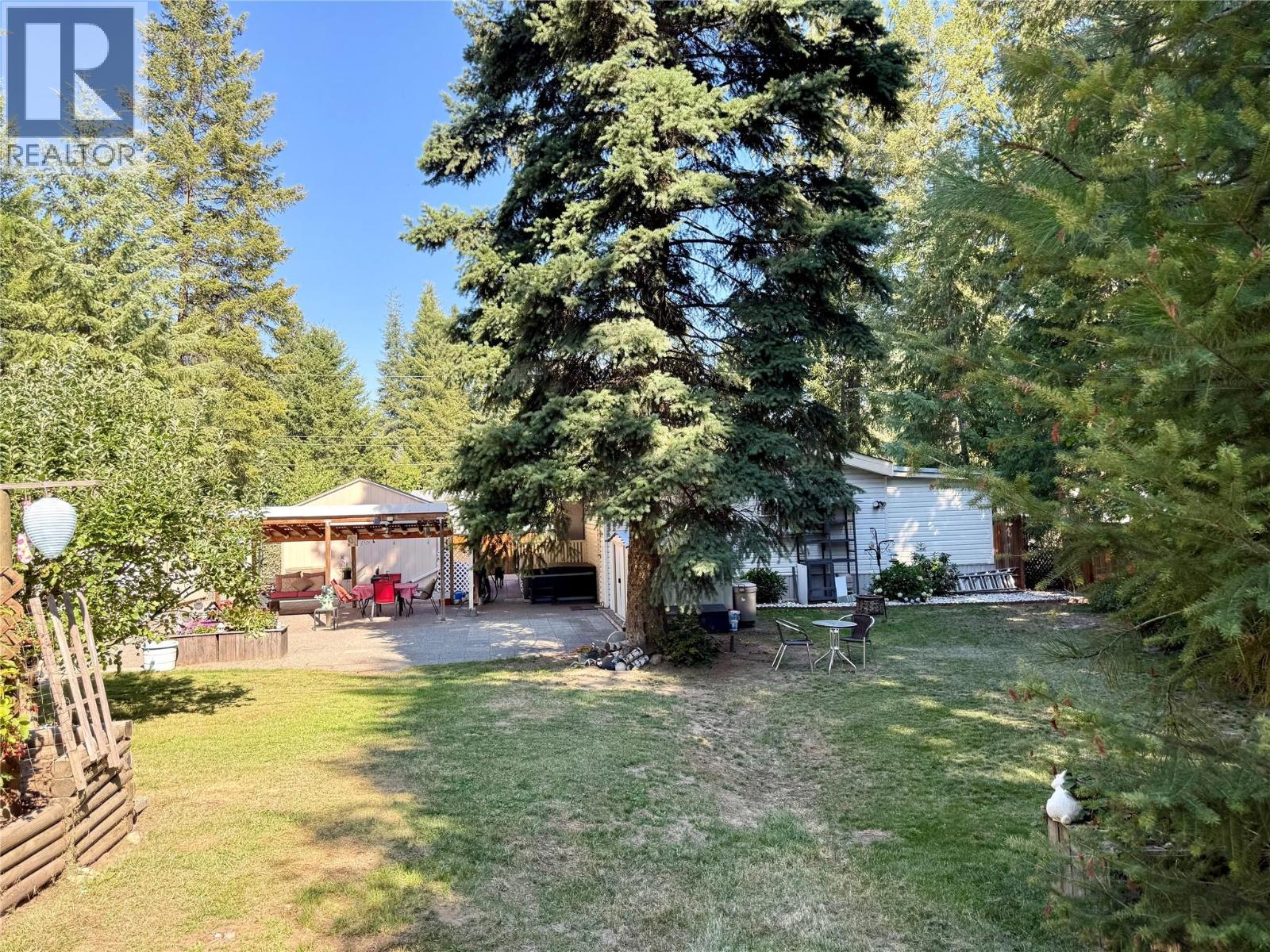 1558 Thompson Road, Christina Lake, British Columbia  V0H 1E0 - Photo 46 - 10360621