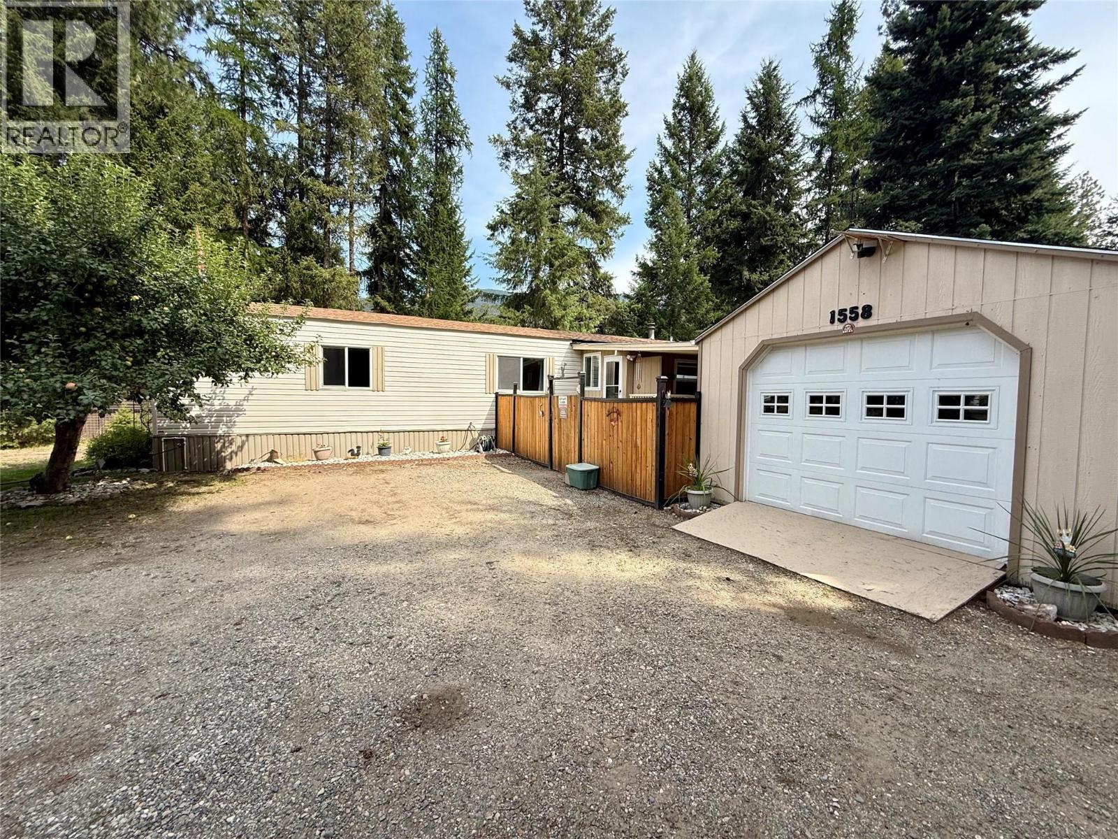 1558 Thompson Road, Christina Lake, British Columbia  V0H 1E0 - Photo 50 - 10360621