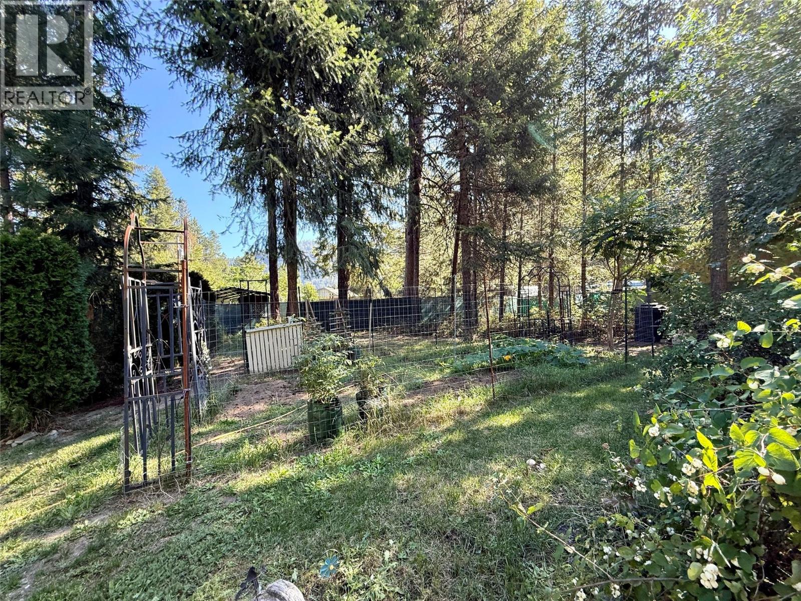 1558 Thompson Road, Christina Lake, British Columbia  V0H 1E0 - Photo 44 - 10360621