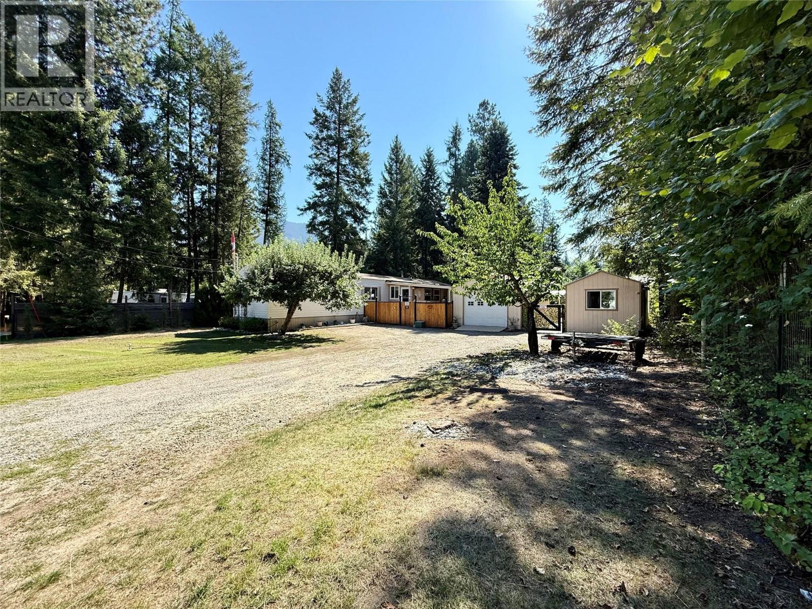 1558 Thompson Road, Christina Lake, British Columbia  V0H 1E0 - Photo 51 - 10360621