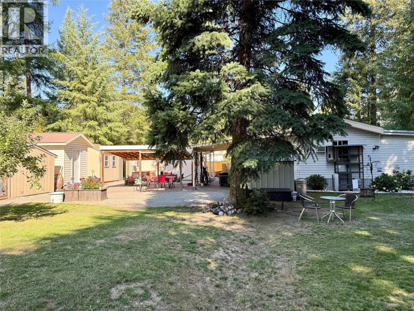 1558 Thompson Road, Christina Lake, British Columbia  V0H 1E0 - Photo 35 - 10360621