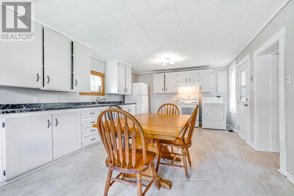 7 Spruce Street S, South Glengarry, Ontario  K0C 1N0 - Photo 12 - X12424111