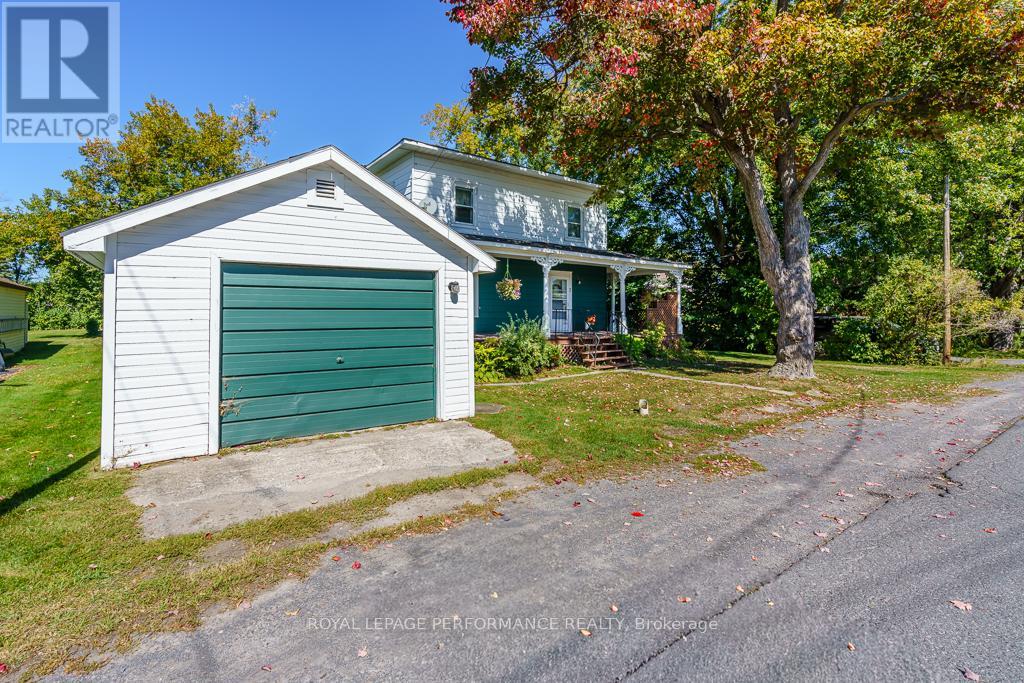 7 Spruce Street S, South Glengarry, Ontario  K0C 1N0 - Photo 3 - X12424111