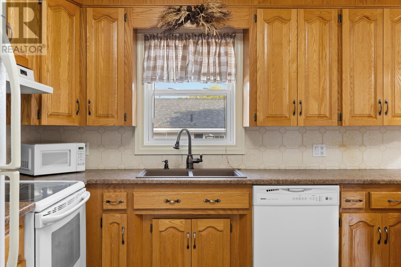 97 Nassau Street, Charlottetown, Prince Edward Island  C1A 7V9 - Photo 8 - 202524201