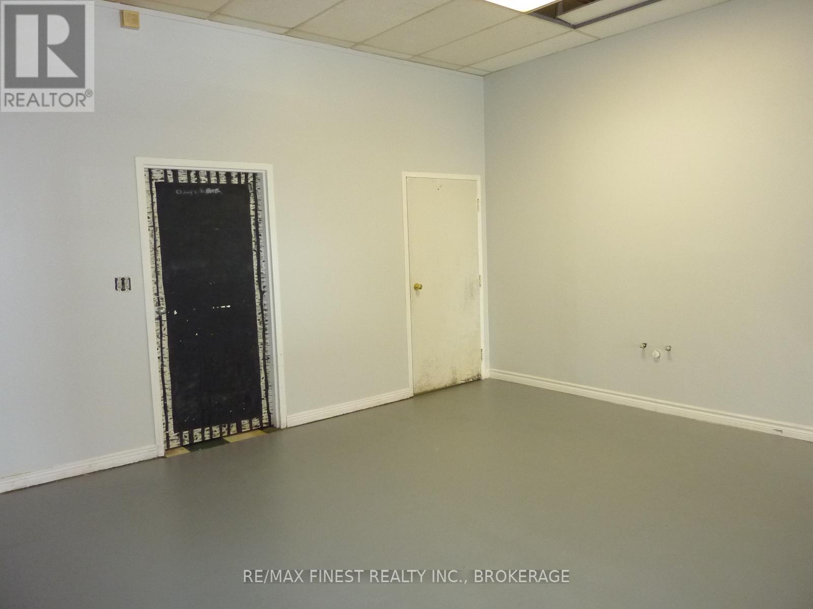 11 - 2 Dairy Avenue, Greater Napanee, Ontario  K7R 3T1 - Photo 6 - X12290451