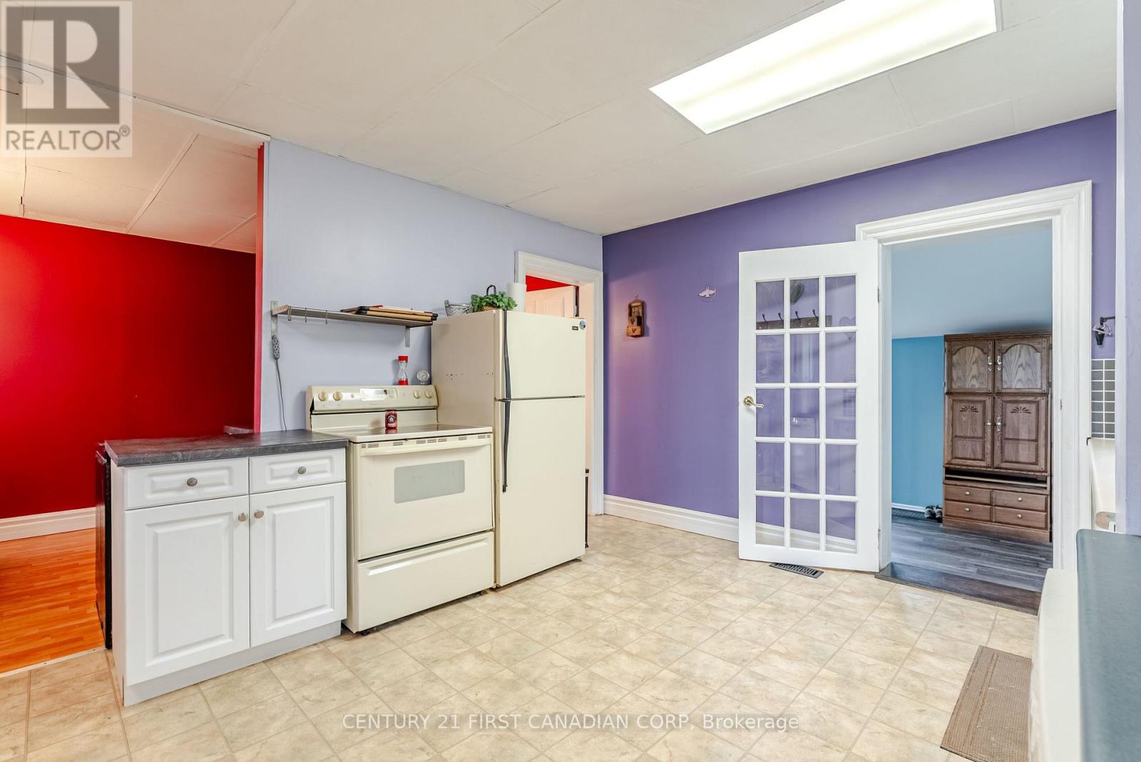 38214 Fingal Line, Southwold, Ontario  N5P 3S5 - Photo 21 - X12424048