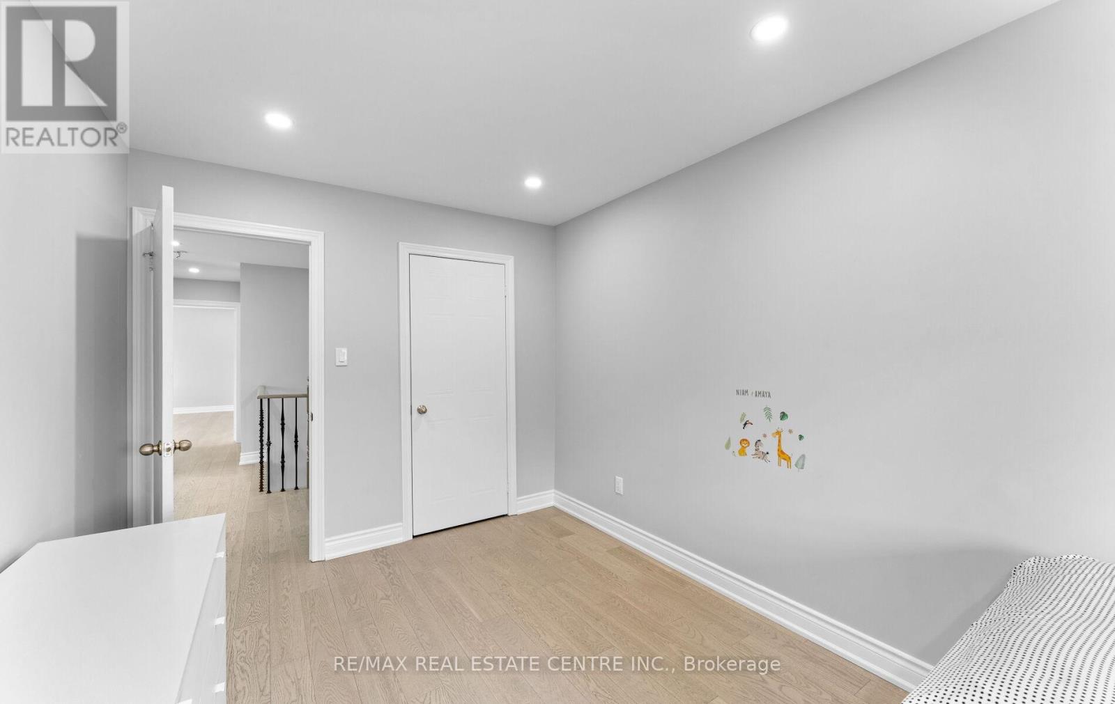 32 - 32 Viewcrest Circle, Toronto (West Humber-Clairville), Ontario  M9W 7G5 - Photo 29 - W12424005