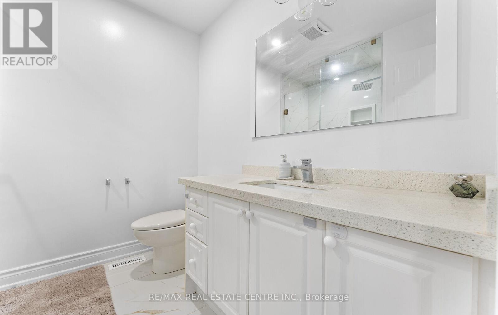 32 - 32 Viewcrest Circle, Toronto (West Humber-Clairville), Ontario  M9W 7G5 - Photo 34 - W12424005