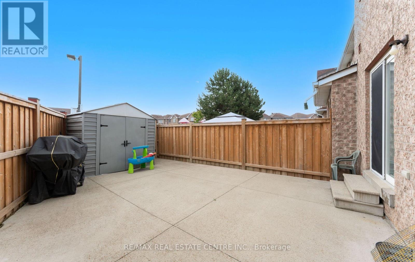 32 - 32 Viewcrest Circle, Toronto (West Humber-Clairville), Ontario  M9W 7G5 - Photo 38 - W12424005
