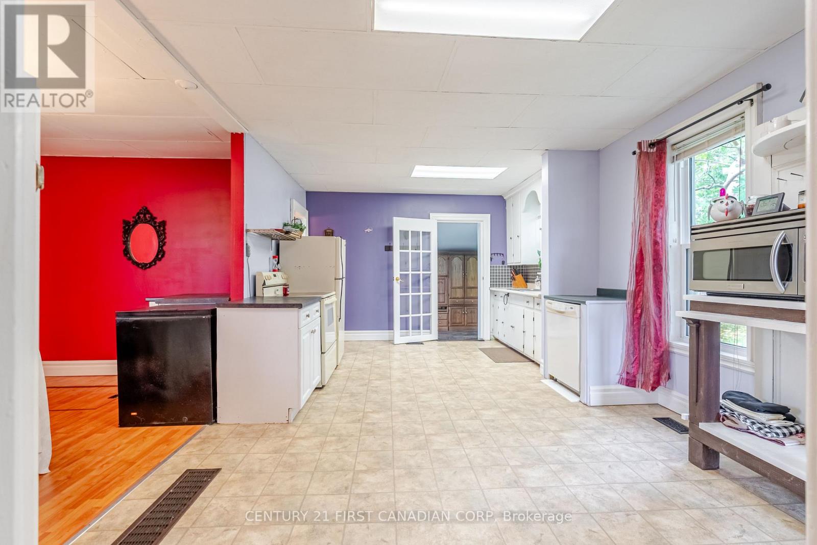 38214 Fingal Line, Southwold, Ontario  N5P 3S5 - Photo 16 - X12424048